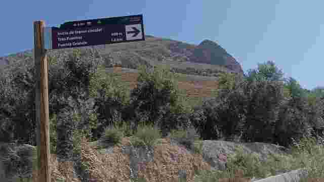 Sendero fuente y acequia de Zújar