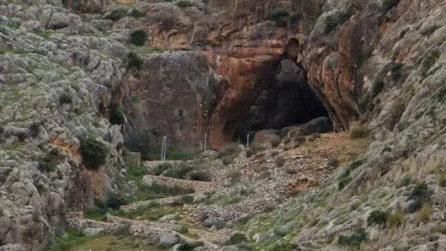 Cueva horá