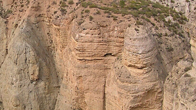 Falla de Baza (Barranco Gallego)